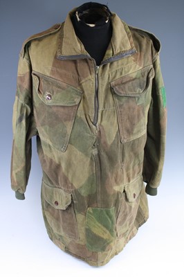 Lot 3421 - A Denison Parachute Regiment smock, half zip...