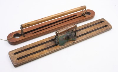 Lot 3535 - A group of gamekeeper accessories to include a...