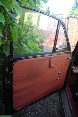 Lot 2908 - A 1961 Morris Minor 1000 2 Door Saloon. Reg No....