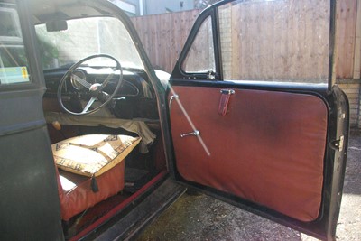 Lot 2908 - A 1961 Morris Minor 1000 2 Door Saloon. Reg No....