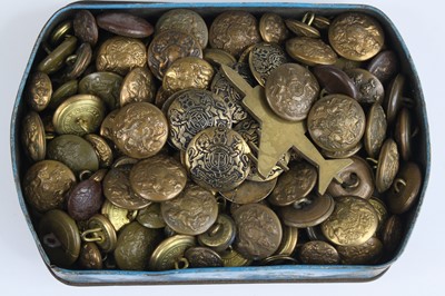 Lot 3471 - A large collection of assorted mainly military...