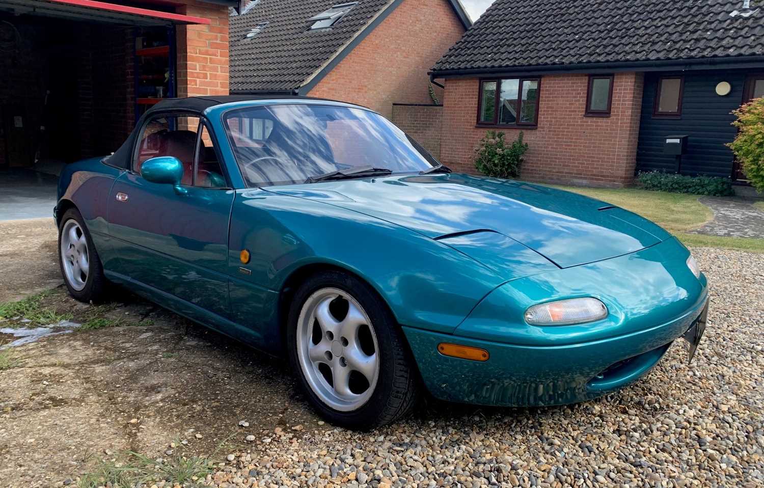 Lot 2922 - A 1998 Mazda MX-5 MkI Berkeley Special Edition...