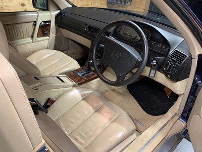 Lot 2920 - A 1995 Mercedes SL500 automatic convertible...