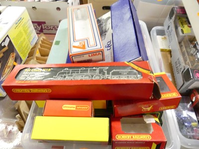 Lot 1535 - A quantity of empty 00 gauge railway boxes, to...