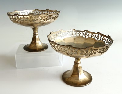 Lot 253 - A pair of George V silver pedestal bonbon...