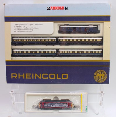 Lot 542 - Two Continental N gauge items to include an...