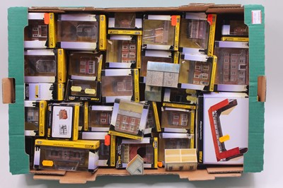 Lot 546 - One tray containing various Graham Farish...