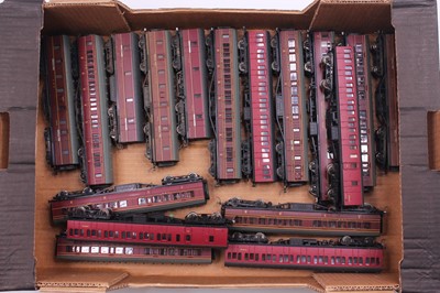 Lot 319 - One tray containing various 00 gauge LMS...