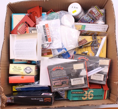 Lot 315 - One box containing various 00 gauge track,...