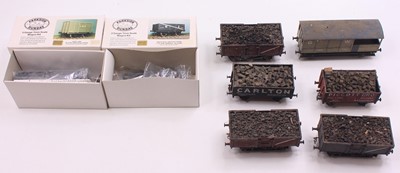Lot 188 - Six Lima 0 gauge wagons, together with two...