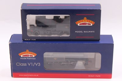 Lot 322 - Two 00 gauge Bachmann locos to include a V3...