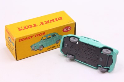 Lot 1042 - Dinky Toys No.160 Austin A30 saloon in...