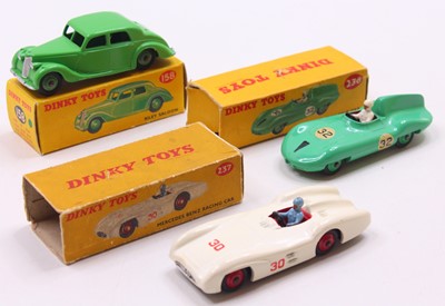 Lot 1253 - Dinky Toys group of 3 diecasts to include No....