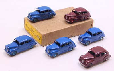 Lot 1187 - Dinky Toys 40d original Trade box containing 6...