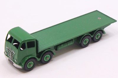 Lot 1098 - Dinky Toys No.902 Foden Flat Bed Lorry 2nd...