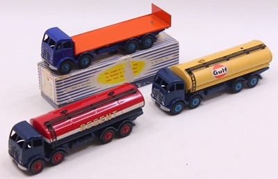 Lot 1283 - Dinky Toys group of 3 haulage diecasts to...