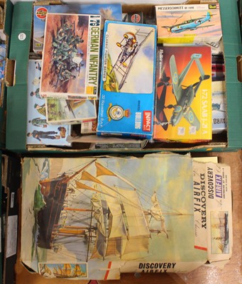 Lot 605 - Tray of mixed plastic kits, to include Airfix,...