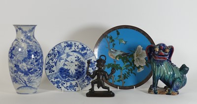 Lot 68 - A collection of Oriental items, to include a...