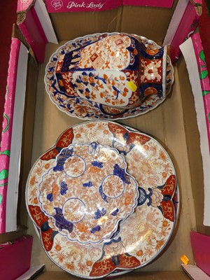 Lot 79 - A collection of Japanese imari wares, to...