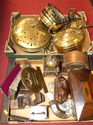 Lot 89 - A collection of items, to include an 18th...