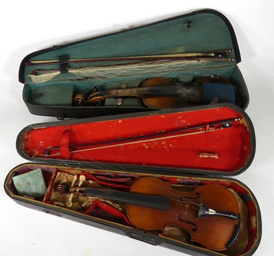 Lot 153 - A student's violin, having a single piece...