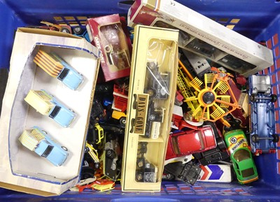 Lot 550 - A collection of playworn diecast model cars to...