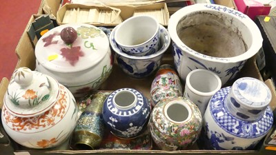 Lot 548 - A tray of mainly contemporary Chinese oriental...