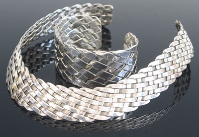 Lot 328 - A Mexican woven silver choker; together with a...