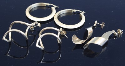 Lot 345 - Six pairs of modern 14ct gold earrings, to...