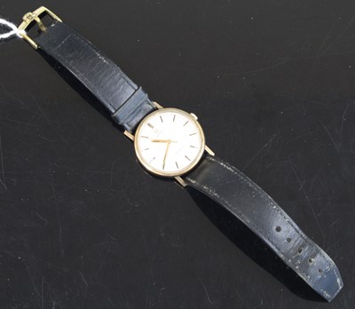 Lot 368 - A gent's Omega Geneve 9ct gold cased manual...