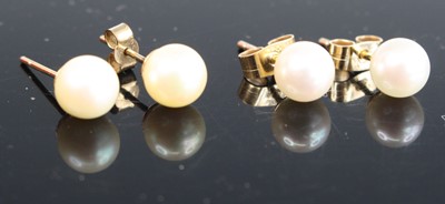 Lot 371 - A pair of 9ct gold cultured pearl ear studs,...