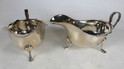 Lot 265 - A pair of Elizabeth II silver sauceboats, of...