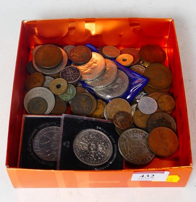 Lot 432 - A collection of coins, mainly British examples,...