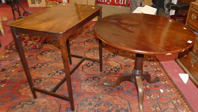 Lot 1334 - A George III mahogany circular tilt-top...