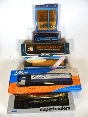 Lot 520 - A collection of various boxed diecast toys, to...