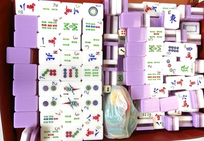 Lot 527 - A modern mah jong set in a plastic fitted case