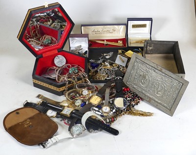 Lot 407 - A collection of costume jewellery to include a...
