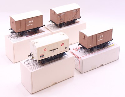Lot 196 - Four 0 Gauge 7mm scale kit built plastic...