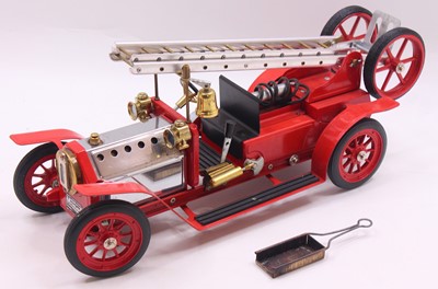 Lot 17 - Mamod FE1 live steam fire engine in red with...