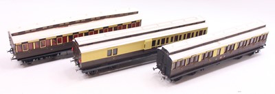 Lot 182 - Three 0 Gauge finescale GWR Clerestory coaches,...