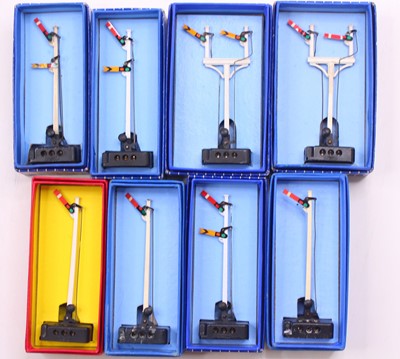 Lot 292 - Eight Hornby-Dublo electrically operated...