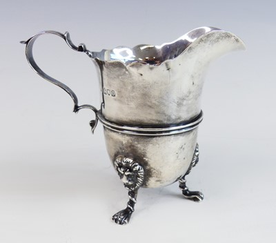 Lot 2135 - An Edwardian silver cream jug in the Georgian...