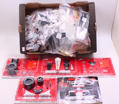 Lot 834 - Kyosho/Deagostini Model Space 1/8 scale...