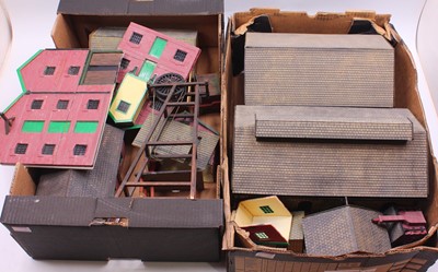 Lot 192 - Two trays containing various 0 gauge finescale...