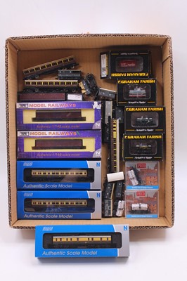 Lot 536 - One box containing various N gauge GWR rolling...