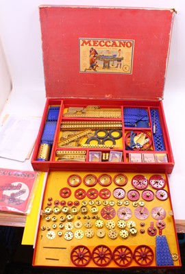 Lot 574 - Meccano outfit K housed in the original red...