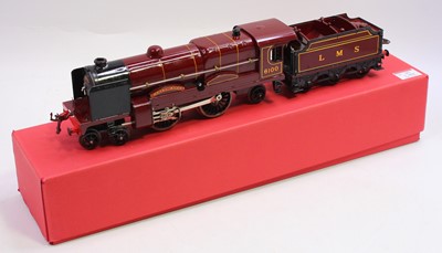 Lot 108 - 1936-41 Hornby 0-gauge repainted clockwork...