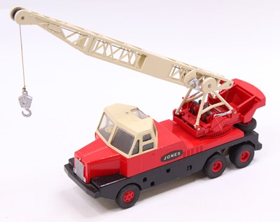 Lot 1487 - Spot-On, No.117 Jones crane, red, black and...