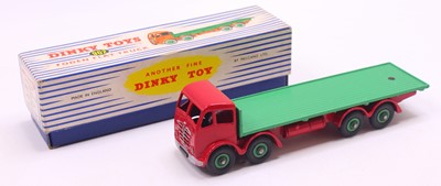 Lot 1114 - Dinky Toys, 902 Foden flat truck, 2nd cab, red...