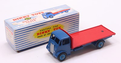 Lot 1115 - Dinky Toys No.512 Guy flat truck, 1st type cab...